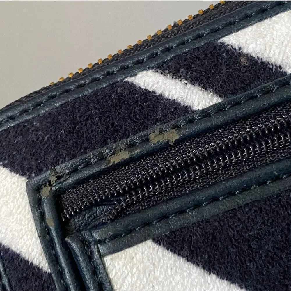 Vintage Juicy Couture Navy White Chevron Continental Zip-Around Wallet Clutch